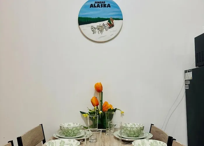 Apartment Stylish 1br At Lush Residences Makati With View *