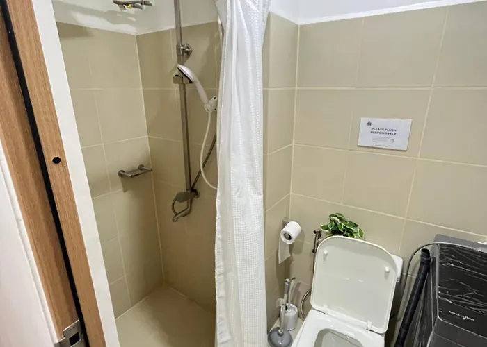 Stylish 1br At Lush Residences Makati With View Manila