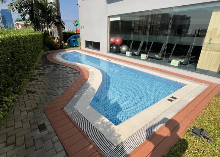 Apartment Stylish 1br At Lush Residences Makati With View